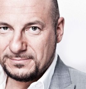 Piotr Gąsowski zaprasza na kawę