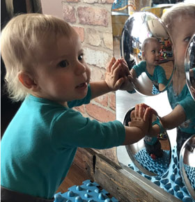 Warsztaty Maluch doświadcza zmysły Drewniany Konik Sosnowiec