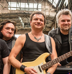 Kruk & Wojtek Cugowski – mini koncert Fabryka Pełna Życia